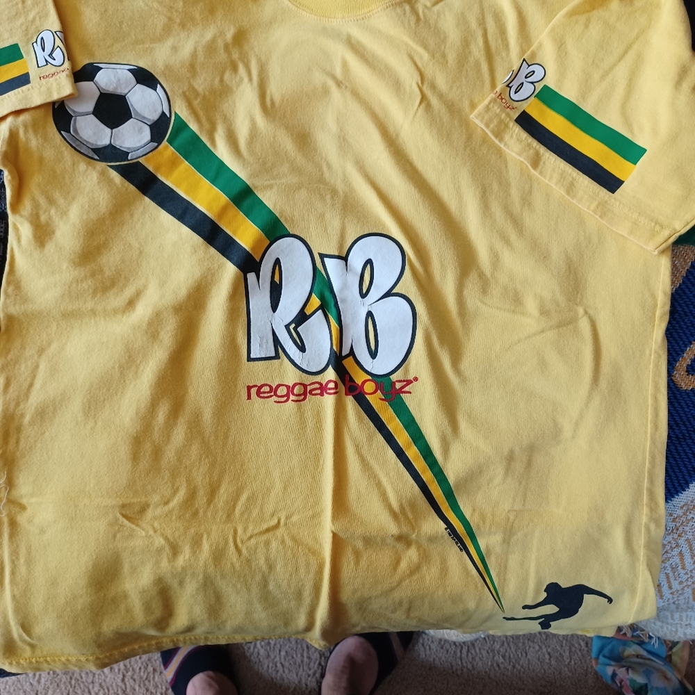 Soccer shirt large yellow